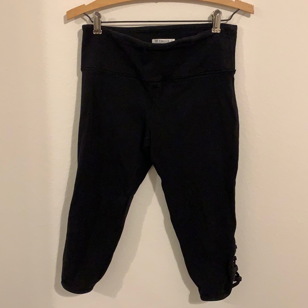 Forever 21 Criss-Cross Cropped Legging